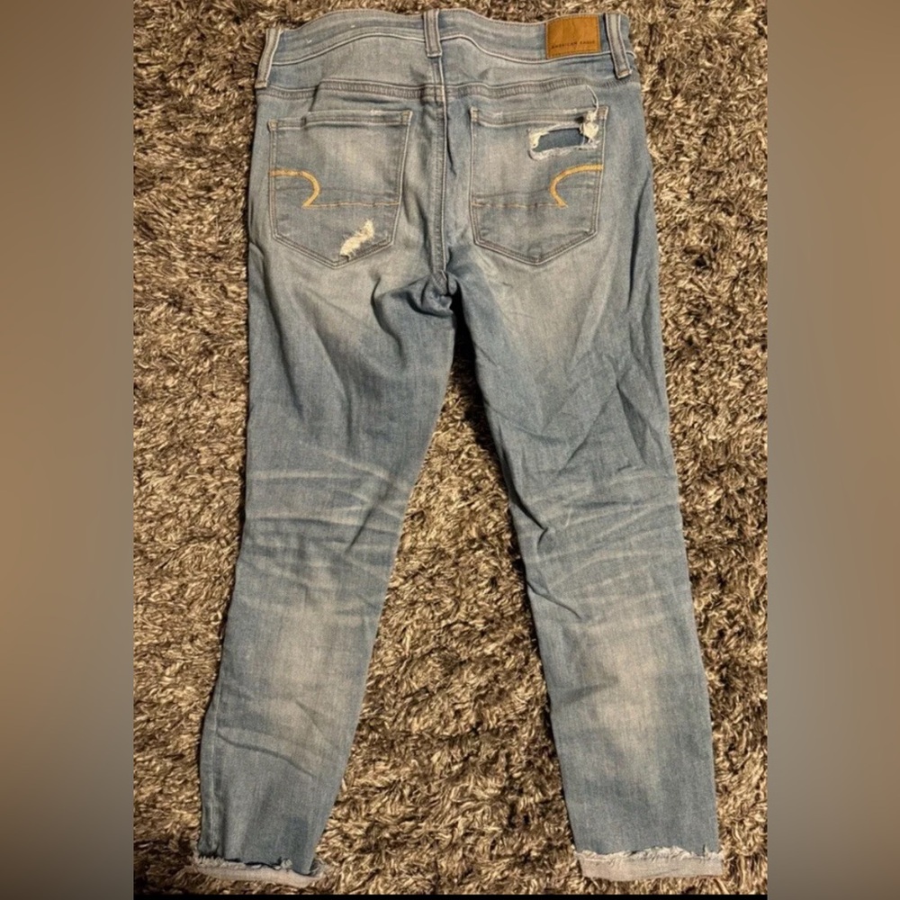 American Eagle Jegging Crop size 6 distressed light wash mid-high rise - Picture 2 of 6